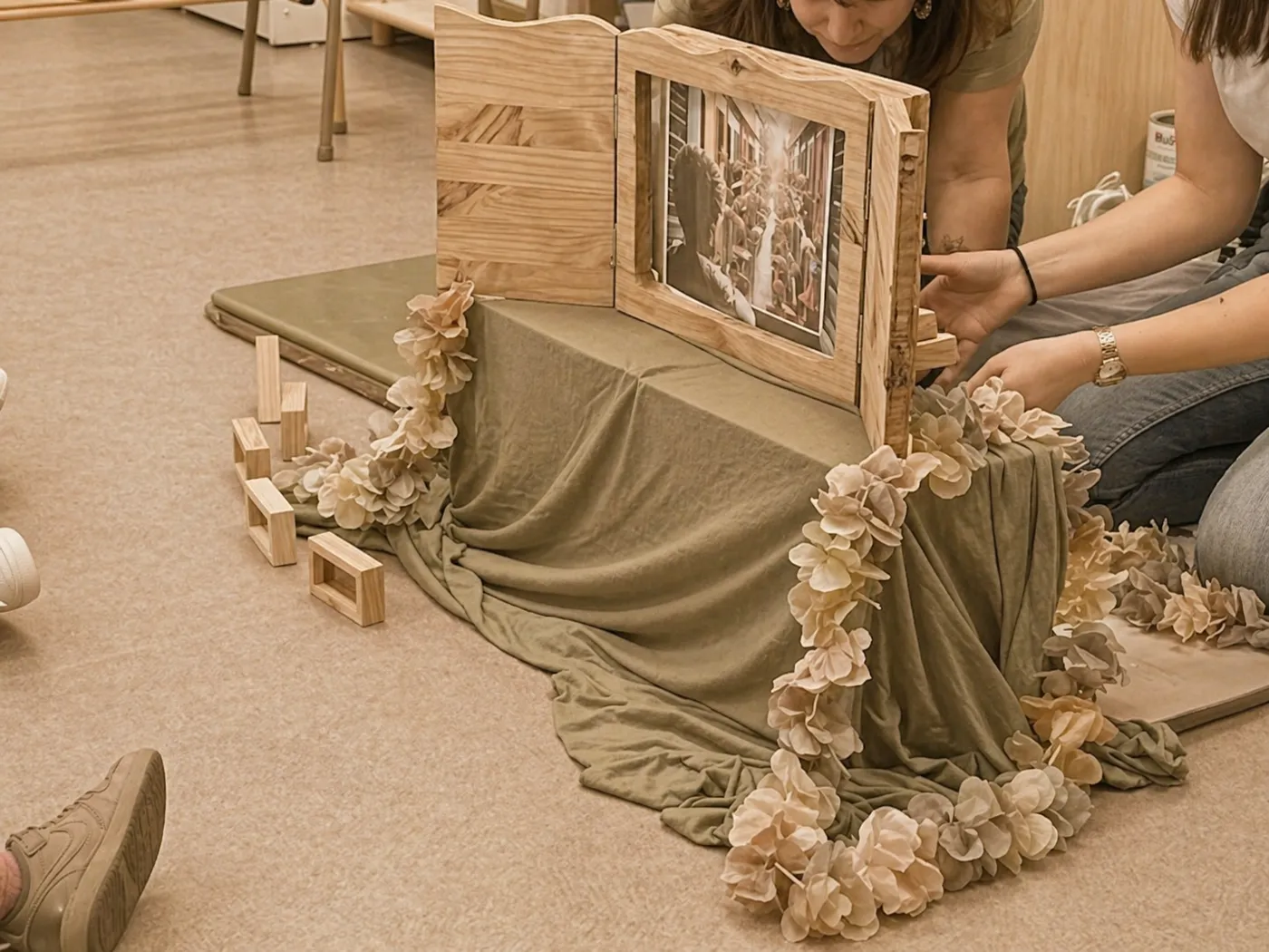 Kamishibaï installé pour un atelier racontines et massages